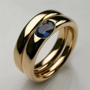 Vintage ring i guld og blå zirconium I Rosendal