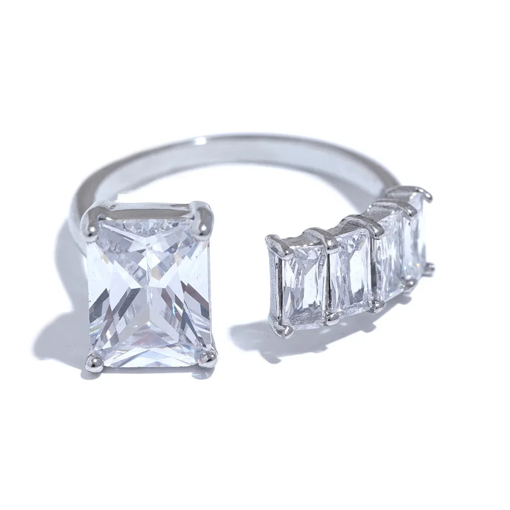 Asymmetrisk Elegant Prisma Ring" in Danish without "LUNVIA" and replacing it with "Rosendal" would be: 

"Rosendal Asymmetrisk Elegant Prisma Ring