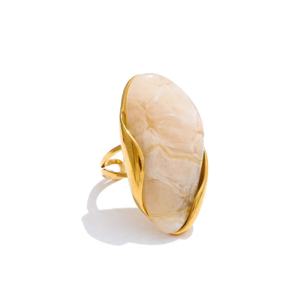 Geometrisk ring i resin Vulla | Rosendal