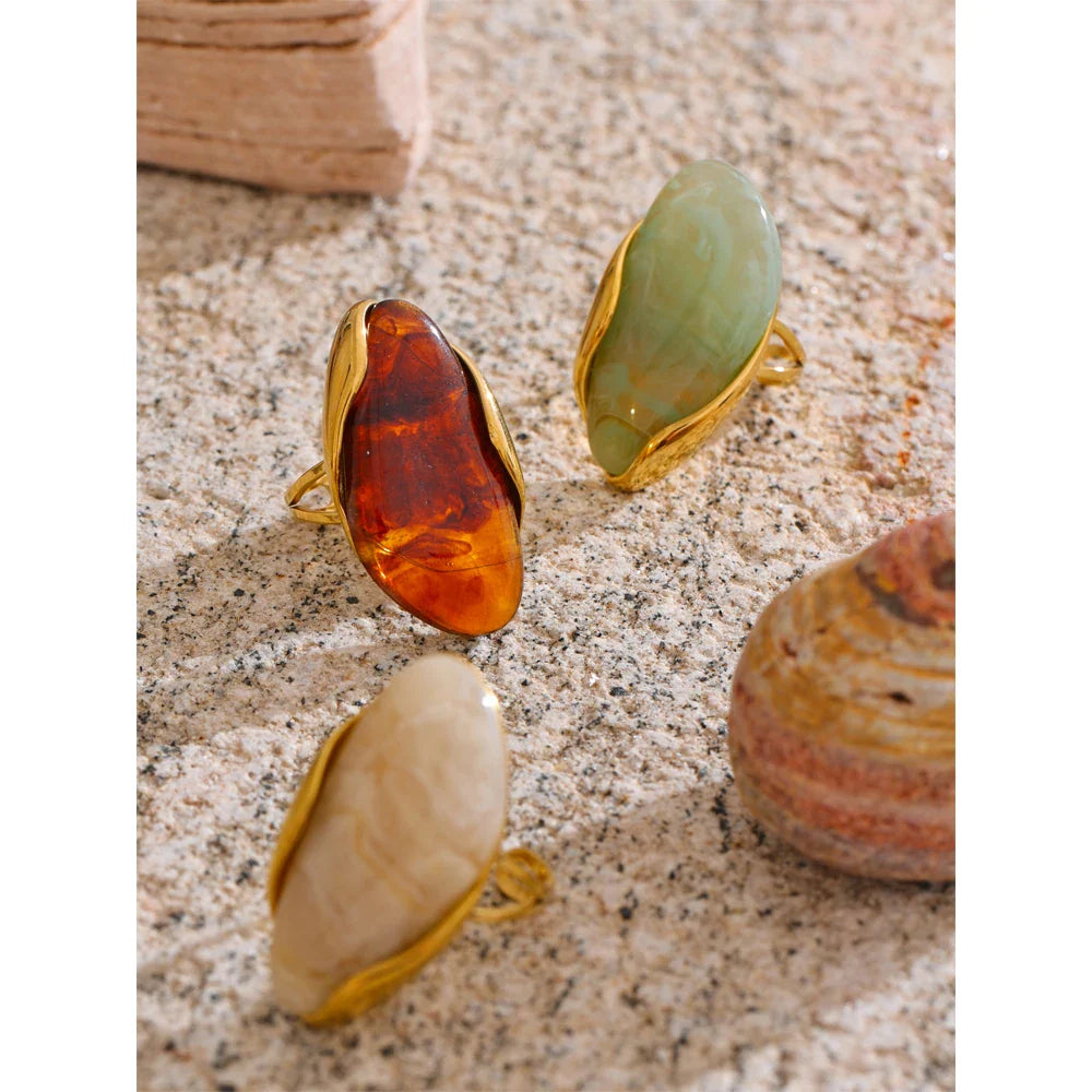 Geometrisk ring i resin Vulla | Rosendal