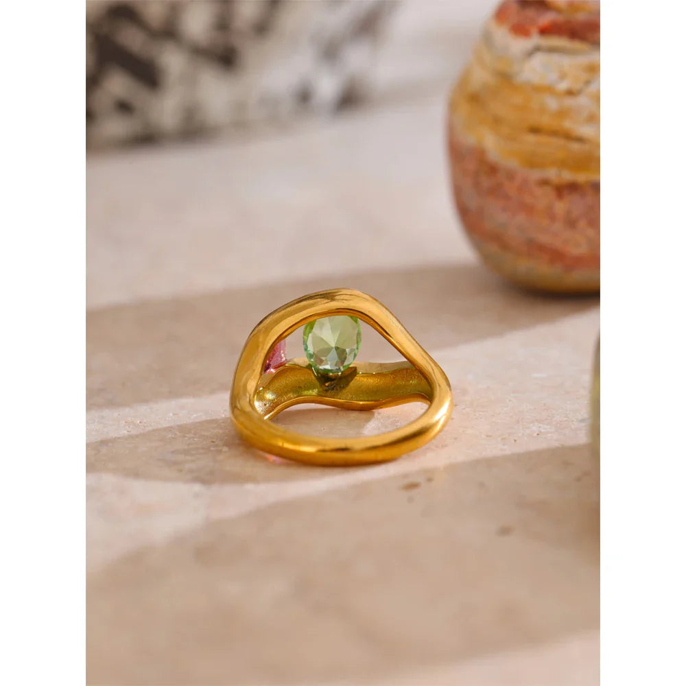Ring med unikt læbe-design Xila | Rosendal