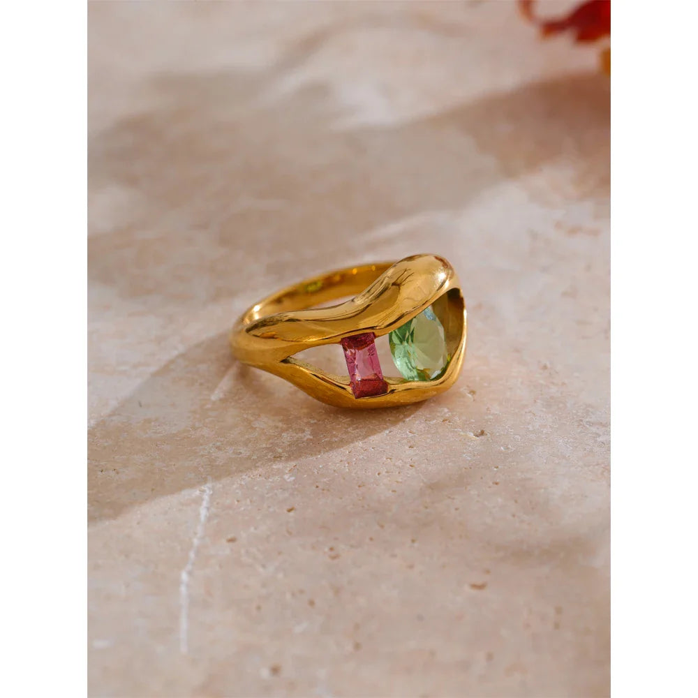 Ring med unikt læbe-design Xila | Rosendal