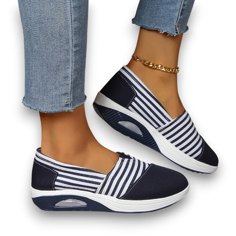 Komfortable slip-on ortopædiske striberede sneakers Pia | Rosendal
