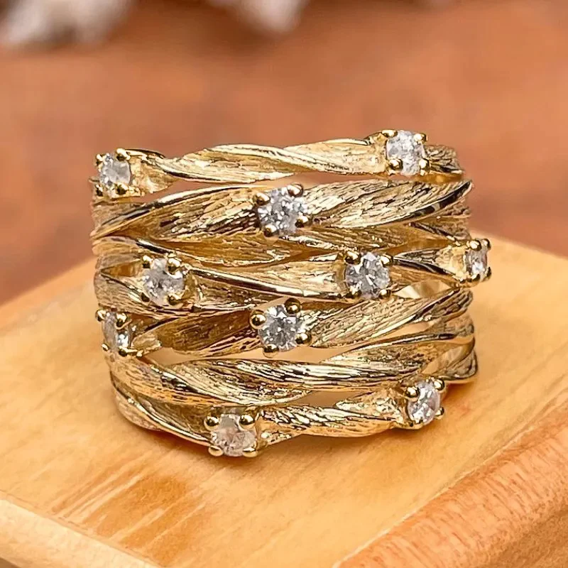Vintage ring i guld med zirkon I Rosendal