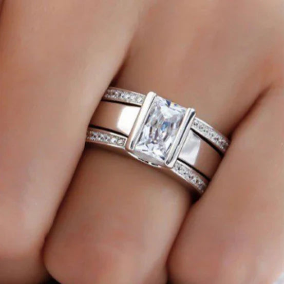 Vintage ring i sølvfarvet krystal I Rosendal
